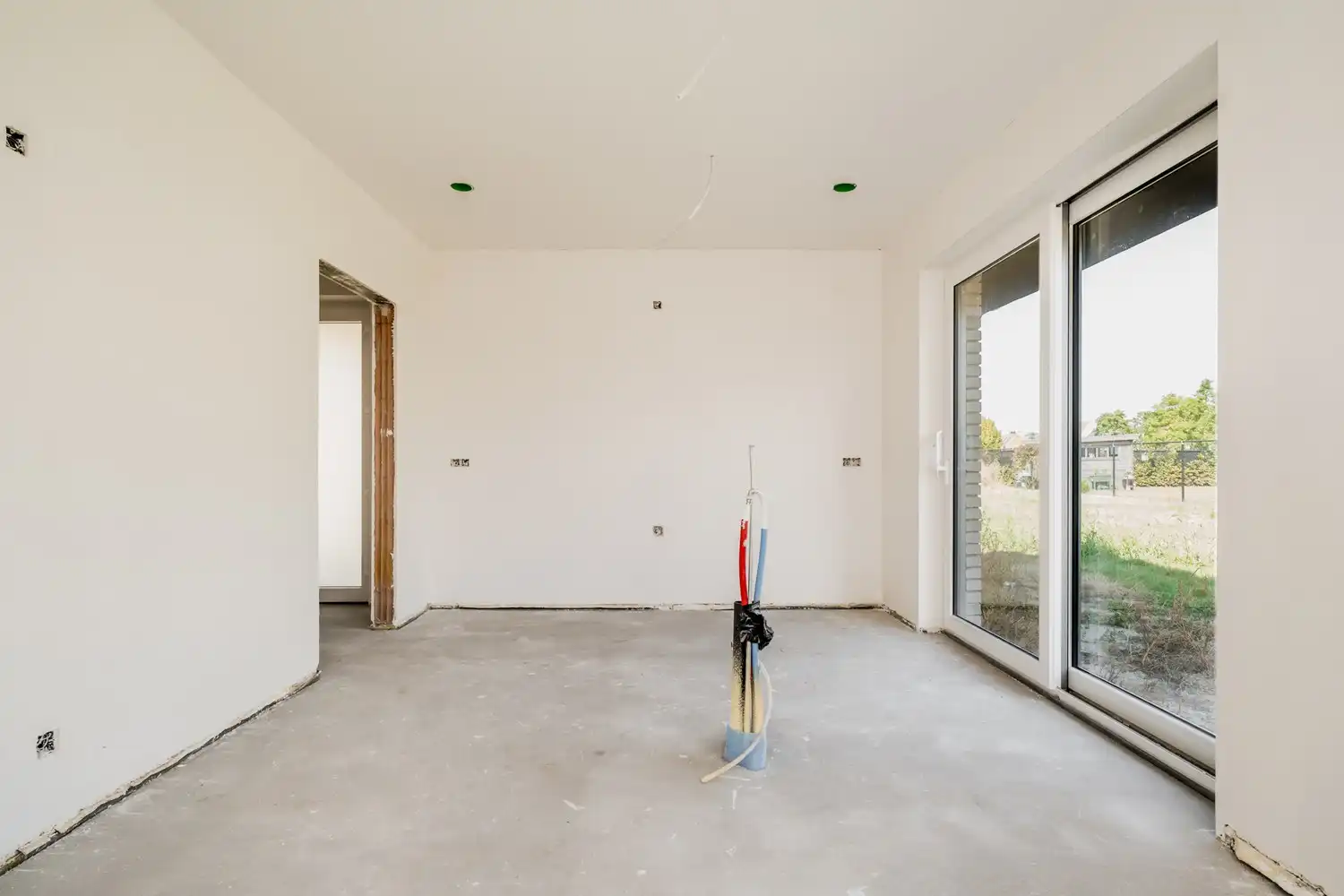 Energiezuinige nieuwbouwwoning met 3 slaapkamers en carport op een rustige locatie foto 6