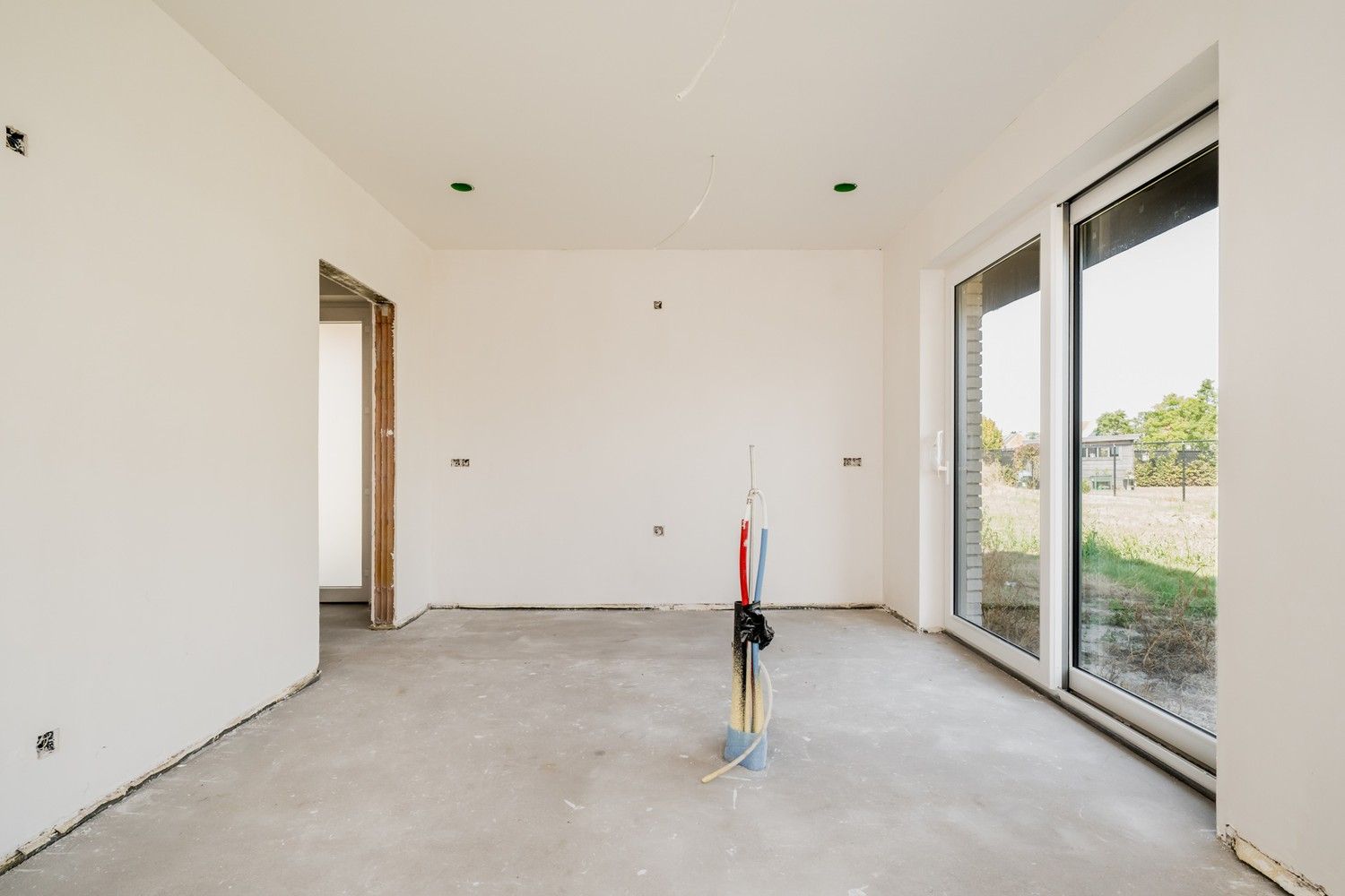 Energiezuinige nieuwbouwwoning met 3 slaapkamers en carport op een rustige locatie foto 6