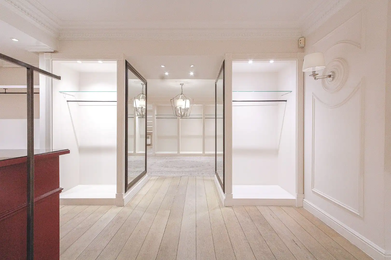 Kustlaan 27 te huur: Uitzonderlijke handelsruimte met luxueuze afwerking op toplocatie, nabij het Driehoeksplein foto {{pictureIndex}}