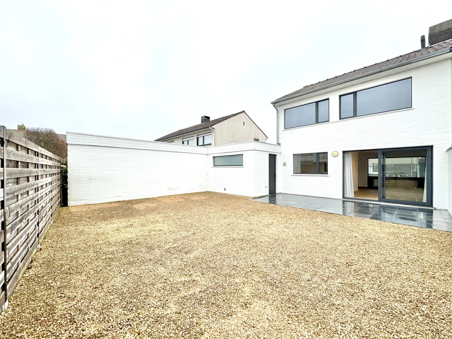 GERENOVEERDE WONING | 2 KAMERS | DRESSING |TUIN |GARAGE foto 13