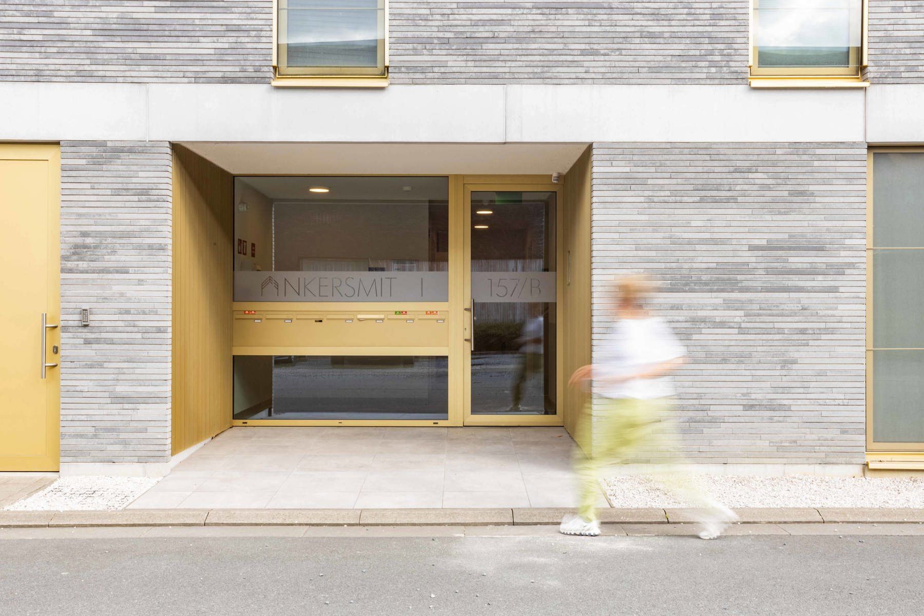 Ruim gelijkvloersappartement met hoogwaardige afwerking foto 2