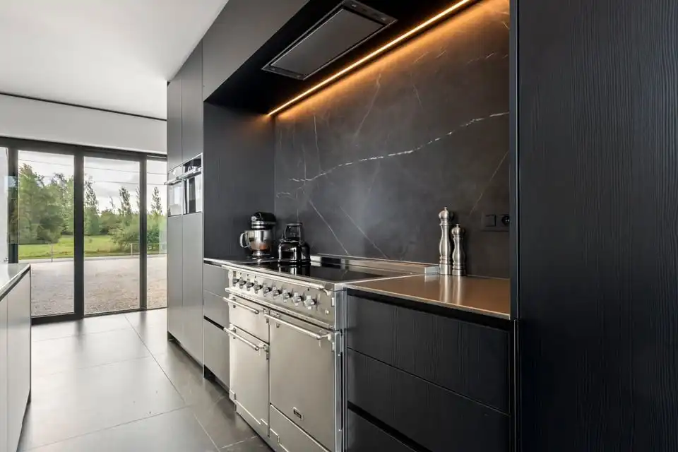 UNIEKE LUXUEUZE VILLA OP EEN PRACHTIG PERCEEL VAN 28A50CA IN SINT-TRUIDEN foto 24