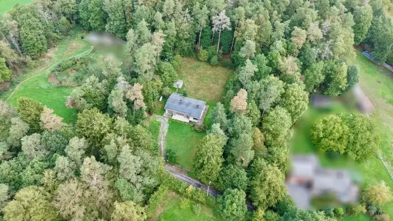 --- NOUVEAU --- Bungalow quatre façades avec 2 chambres, garage et grand jardin dans un environnement verdoyant. foto 21