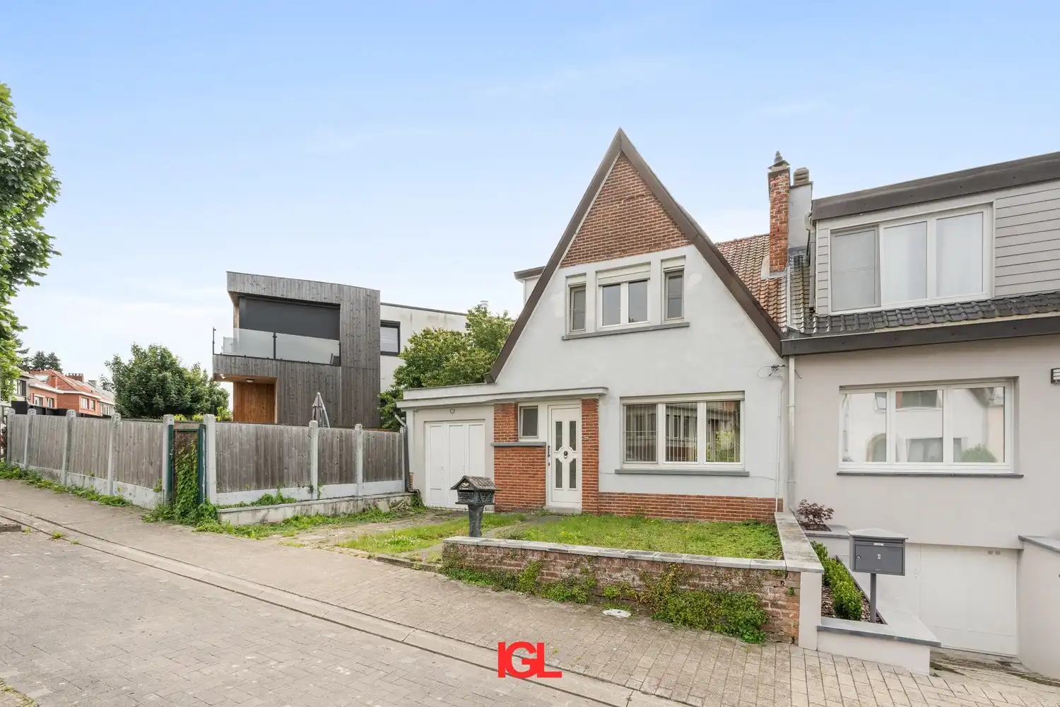 Charmante 3-gevelwoning met 3 slaapkamers en zuidoostgerichte tuin foto {{pictureIndex}}