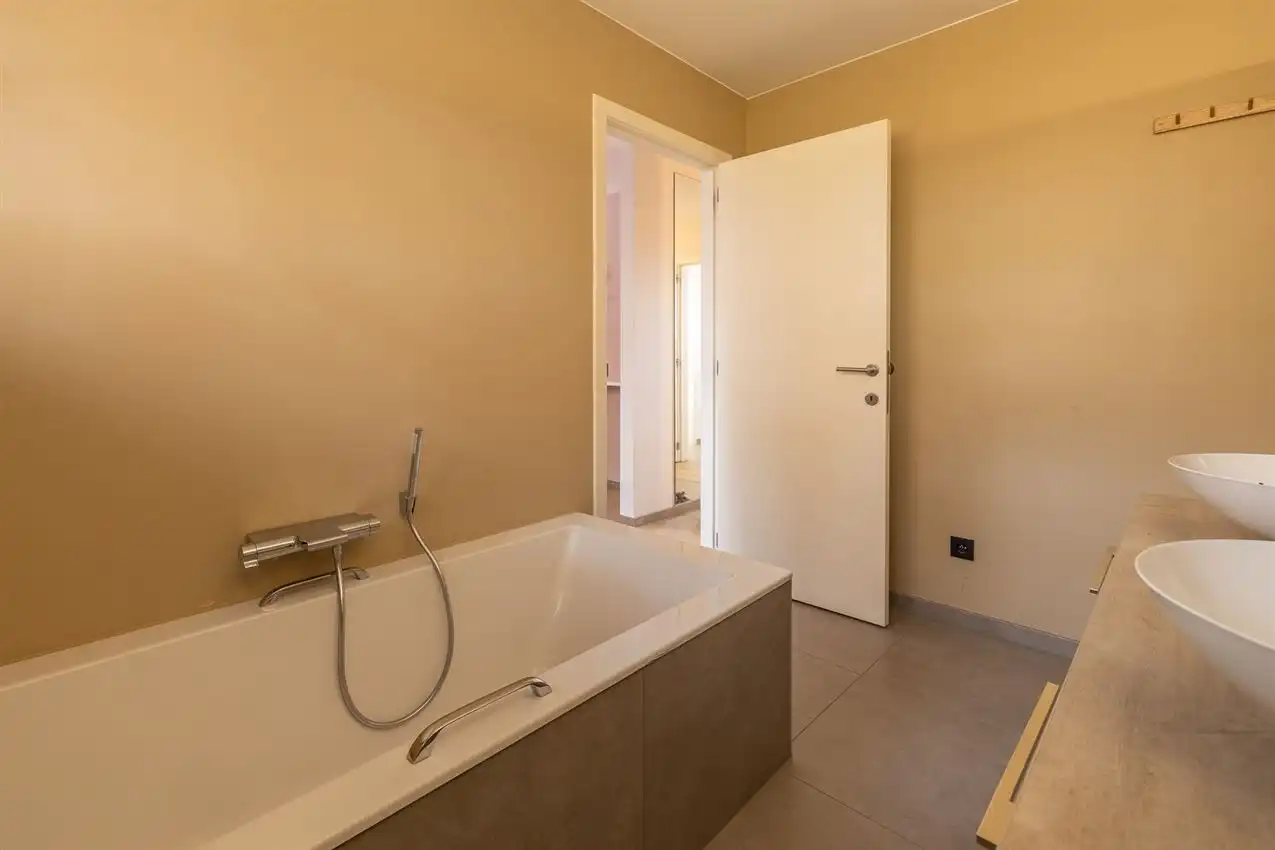 Penthouse met 3 slpk., riant terras, autostaanplaats en kelderberging foto 18