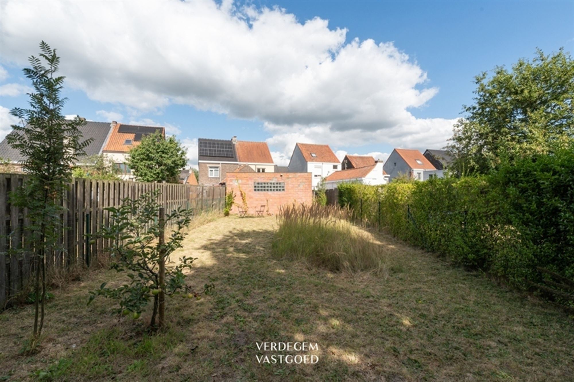 Woning met 2+1 slaapkamers, grote garage en tuin foto 15