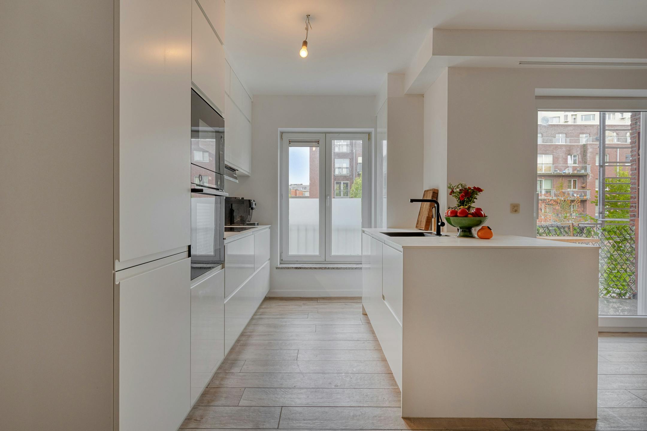 Appartement met twee slaapkamers en terras te koop Antwerpen foto 5