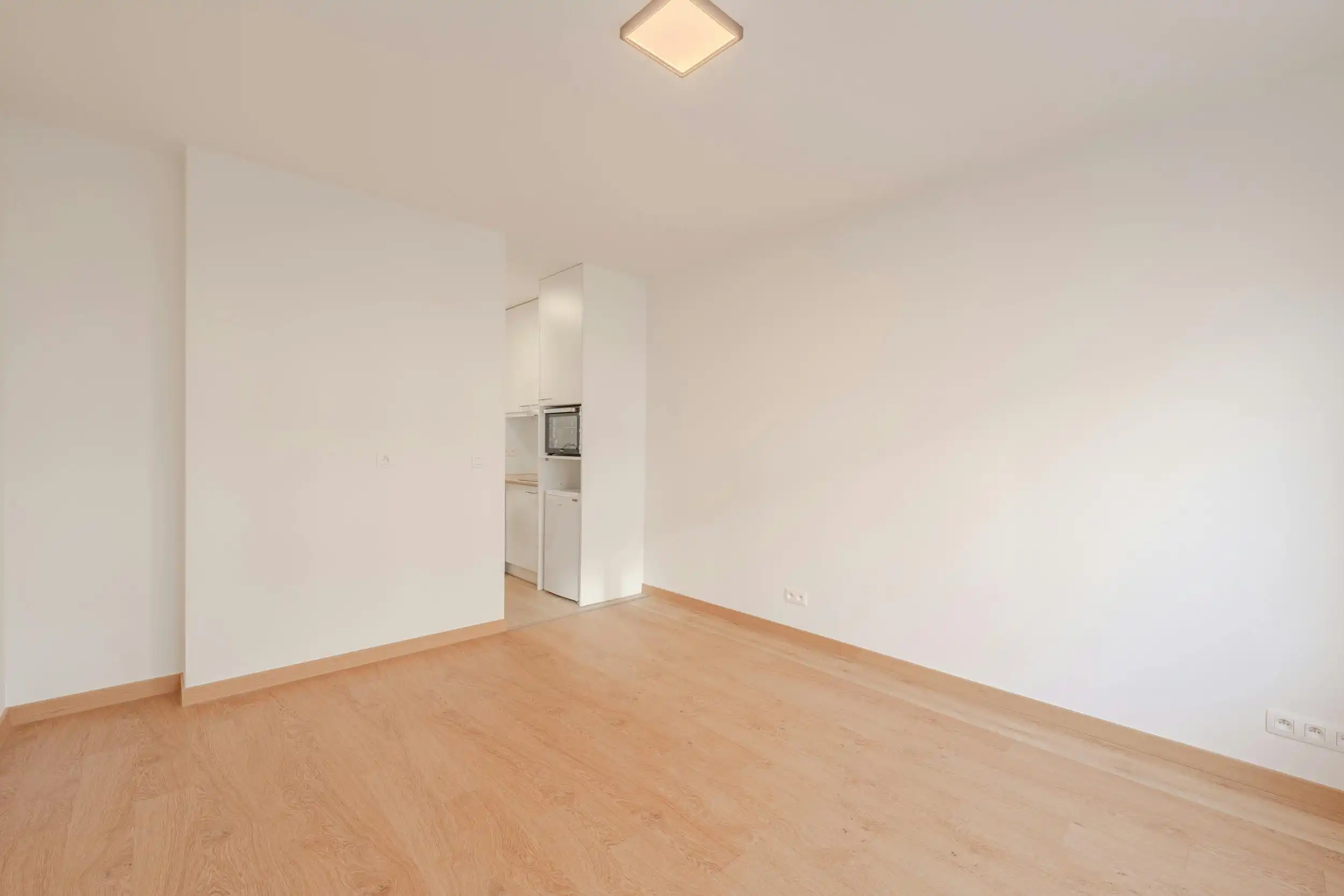 Gerenoveerde studio te koop te Oostende foto 5