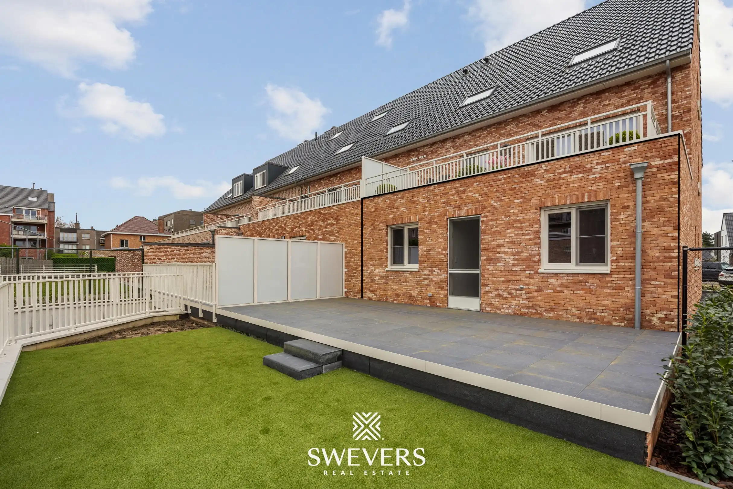 Modern gelijkvloers appartement met privétuin en dubbele parking foto 14