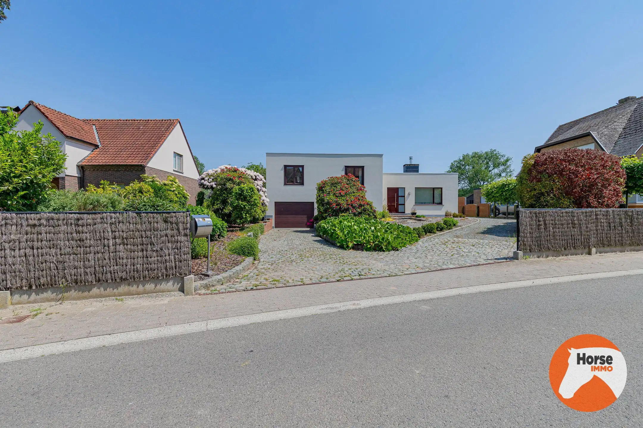 HILLEGEM -Architectenwoning met 3 slp/garage en weide op 48a foto 5