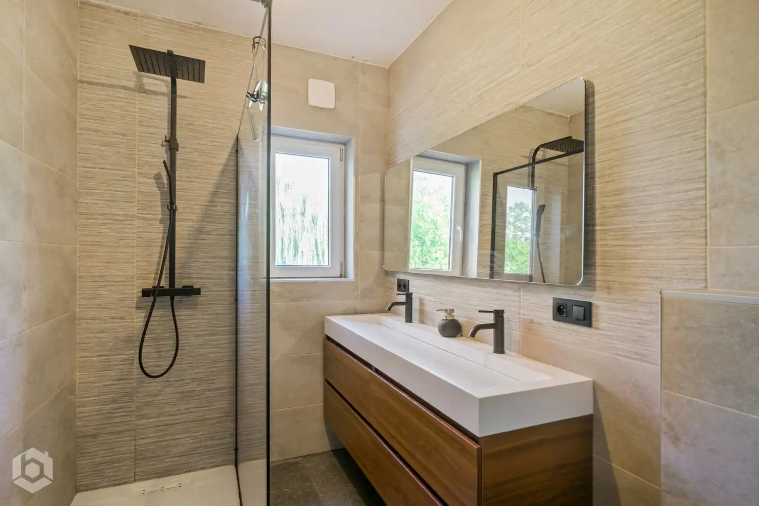 Instapklare woning met 4 slpkrs en ruime tuin te Niel foto 14
