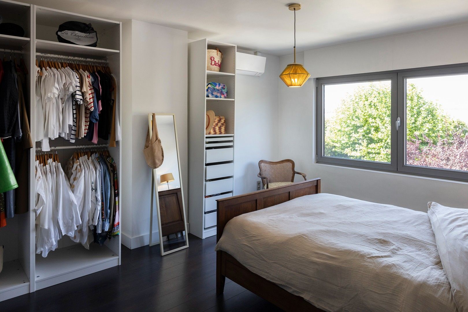 Strak ingerichte & instapklare burgerwoning. foto 10