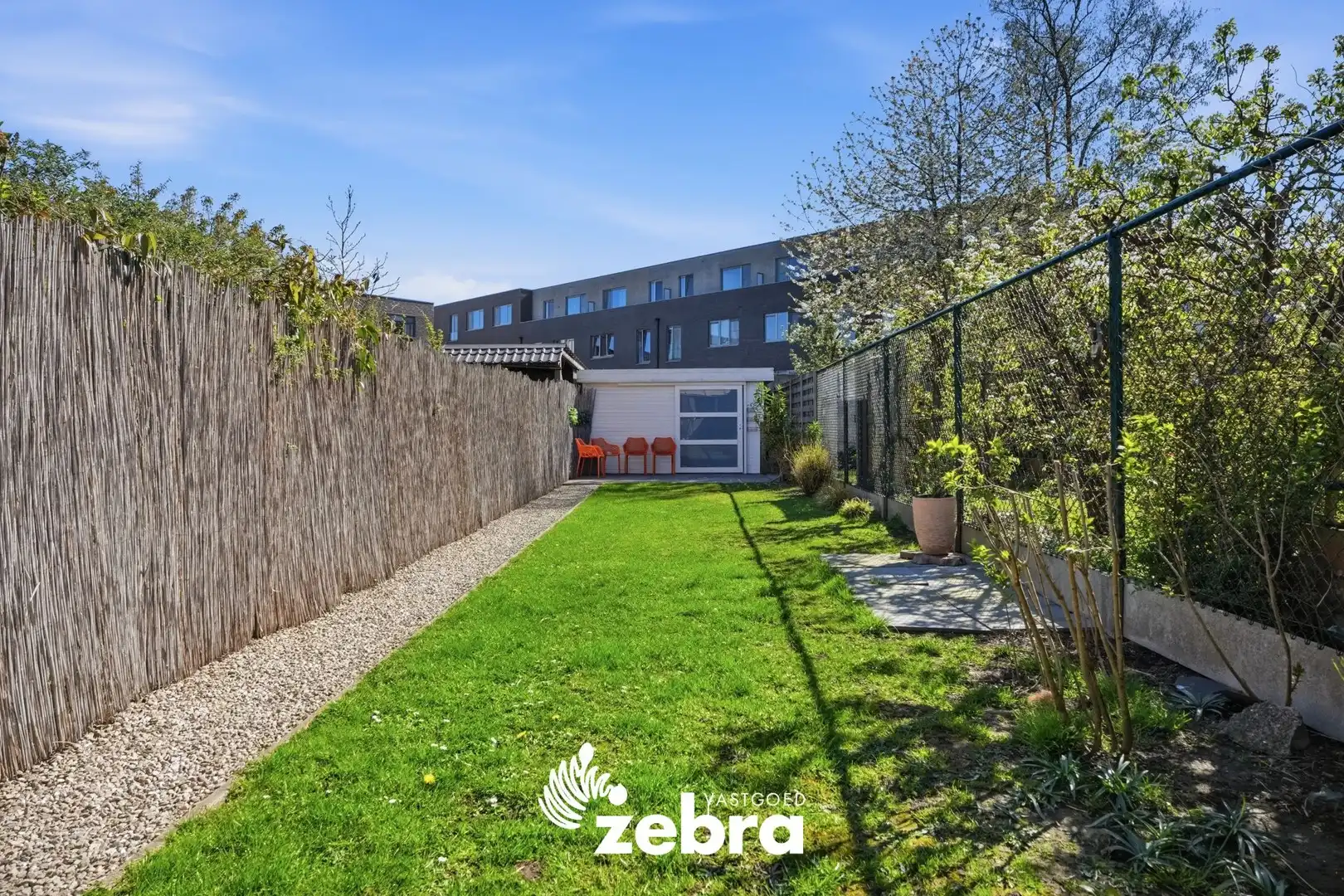 Instapklare, volledig gerenoveerde woning in Tielt met tuin, terras en uitweg! foto 24