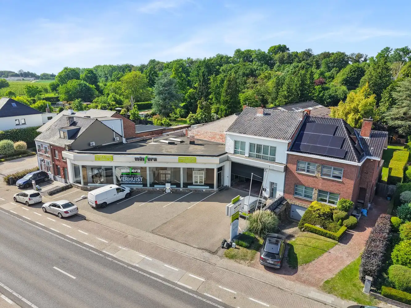 Multifunctioneel gebouw met woonst foto 2