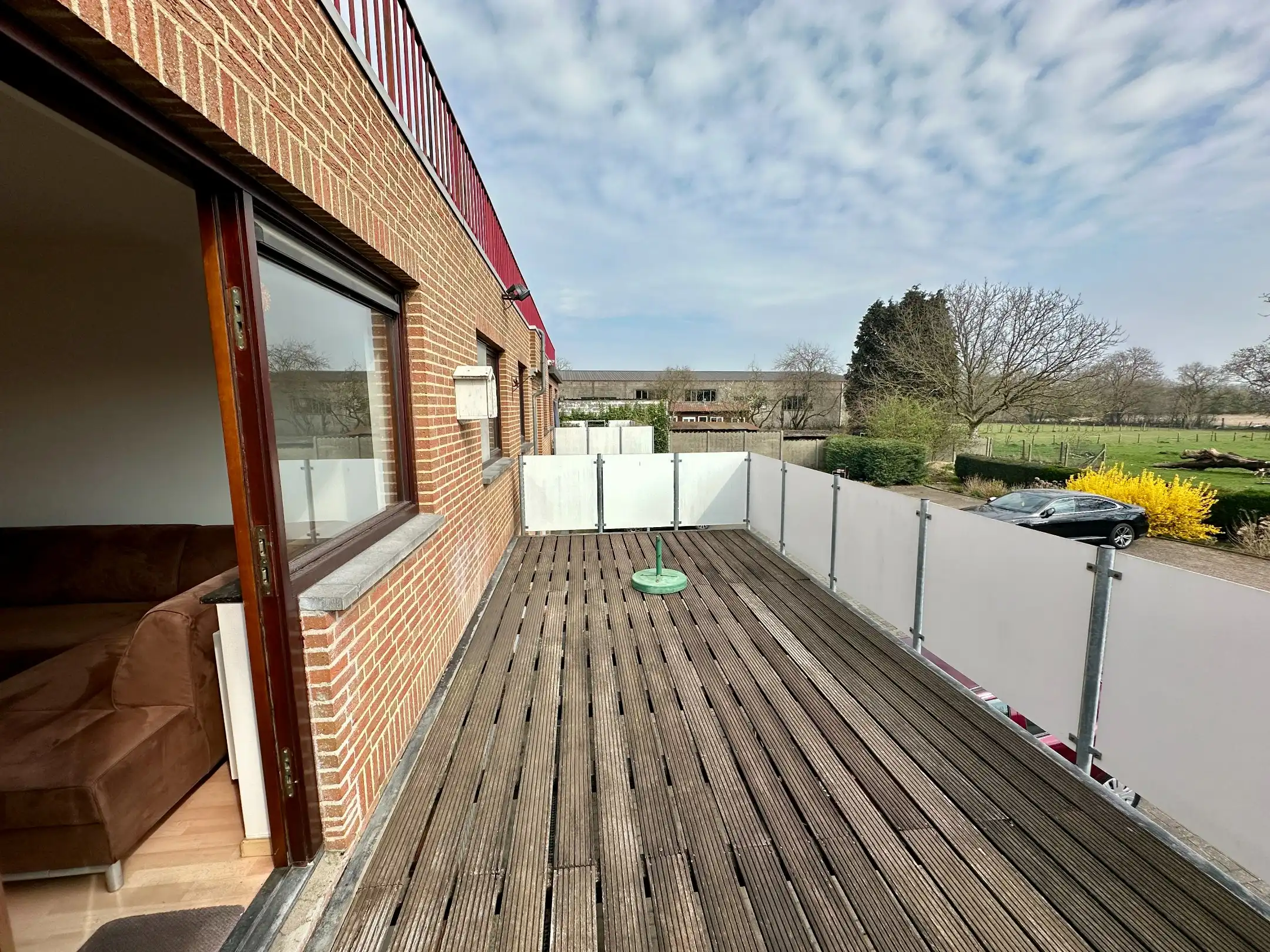 Gelijkvloers appartement met 2 slaapkamers, terras en privé garagebox foto 13