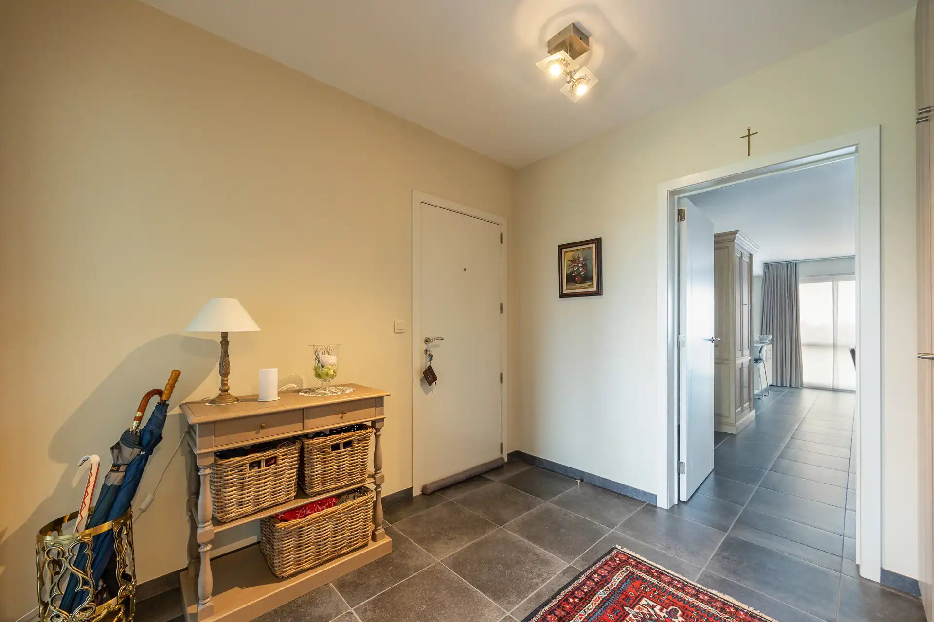 Ruim recent app. (2013 ) met 2 slpk's en garagebox foto 14