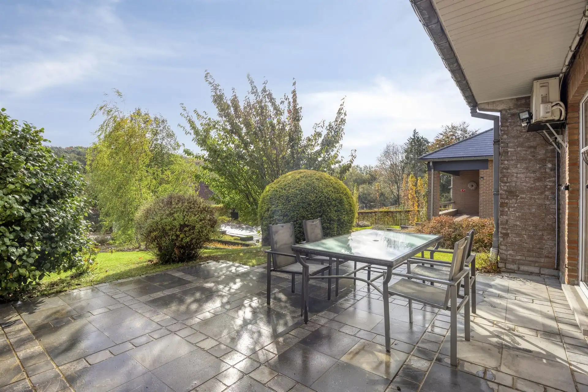 Klassieke villa in rustige omgeving foto 23