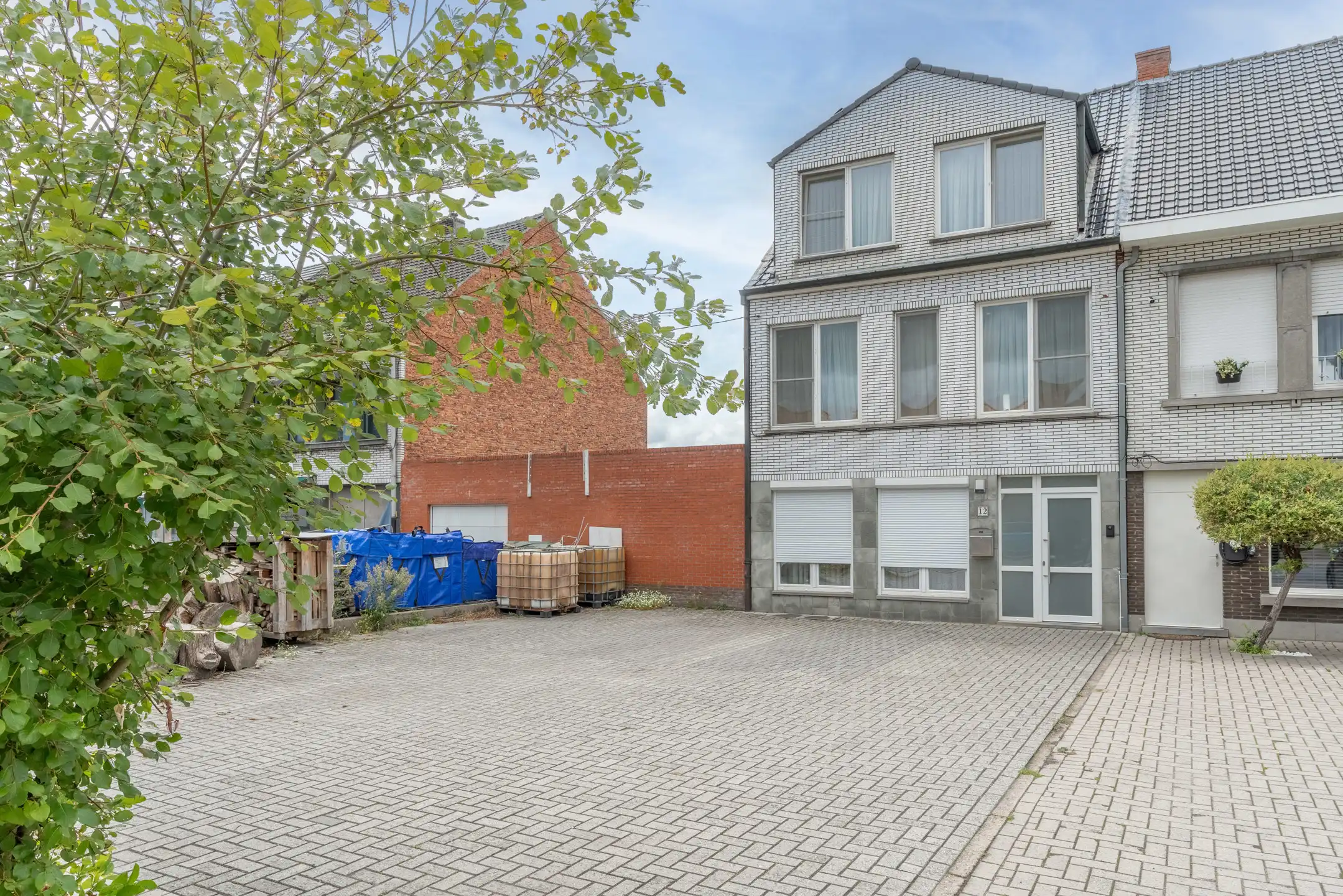 Volledig vernieuwde  woning/kantoor/handelspand met 5 slpks foto 52