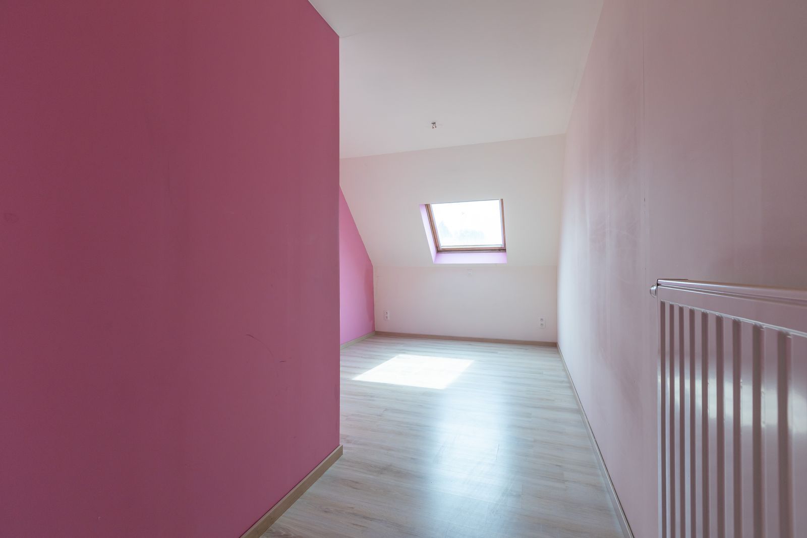 Grote eigendom met winkel, 2 appartement én prachtige loods foto 34
