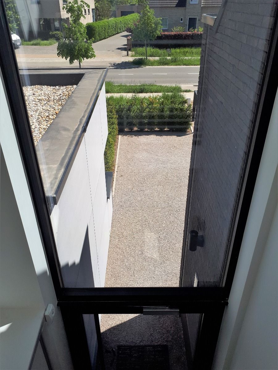 2 slaapkamerappartement met terras en 2 autostaanplaatsen foto 6