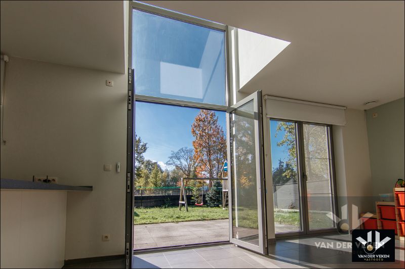 Moderne Gezinswoning aan de rand van de natuur foto 7