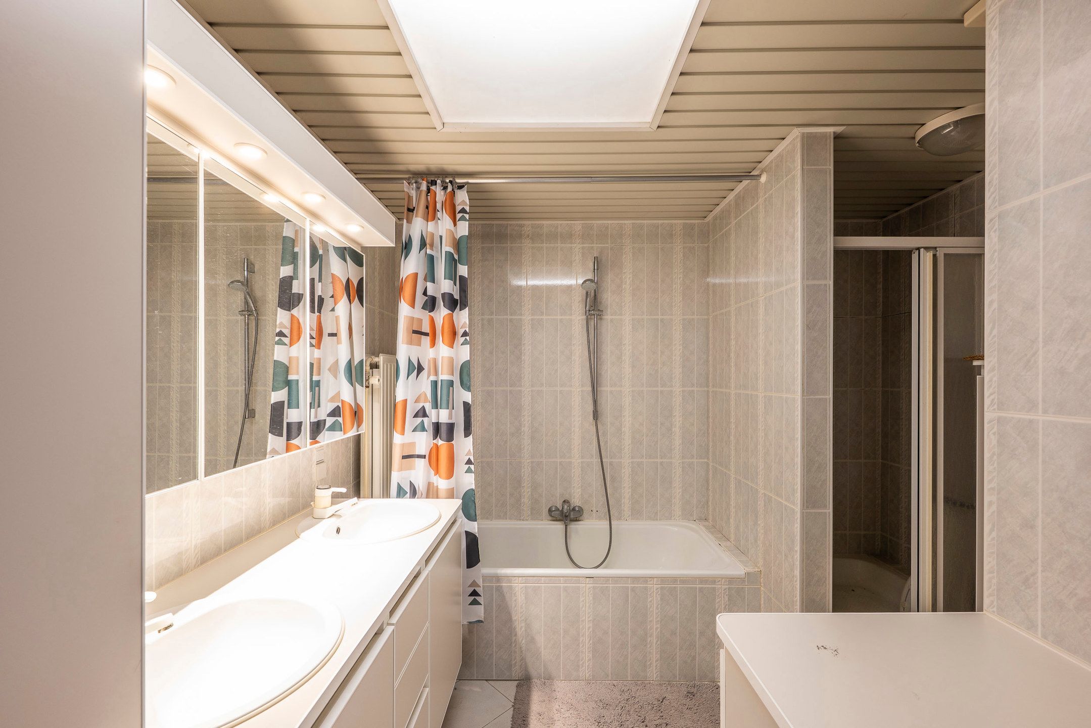 Unieke te renoveren villa op riant perceel foto 20