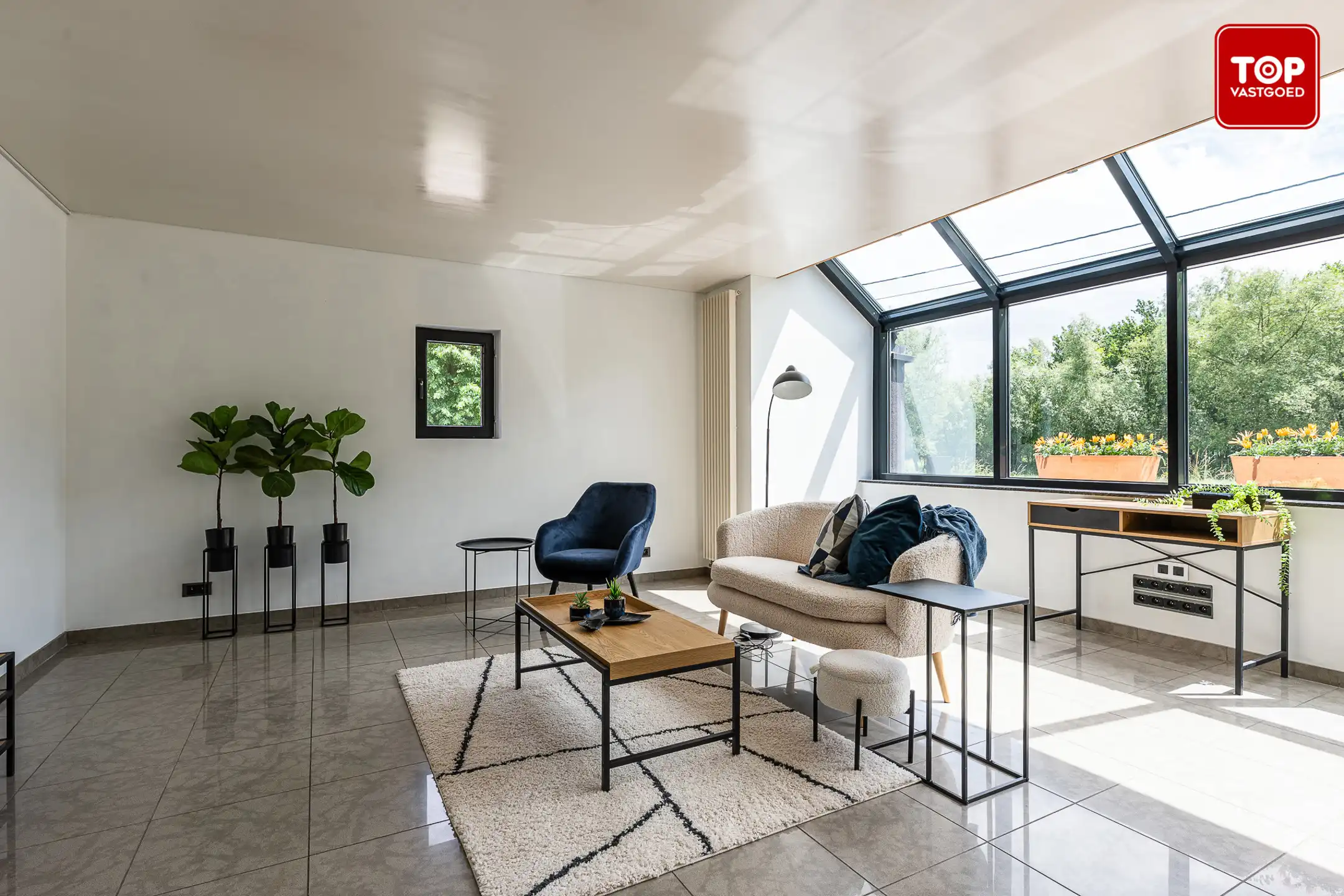 Gerenoveerde gezinswoning met garage en ruime tuin  foto 8