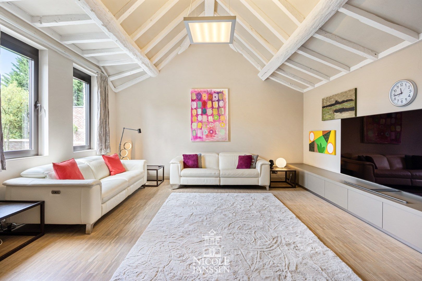 Exclusieve, authentieke villa met binnenzwembad op een rustige locatie foto 4