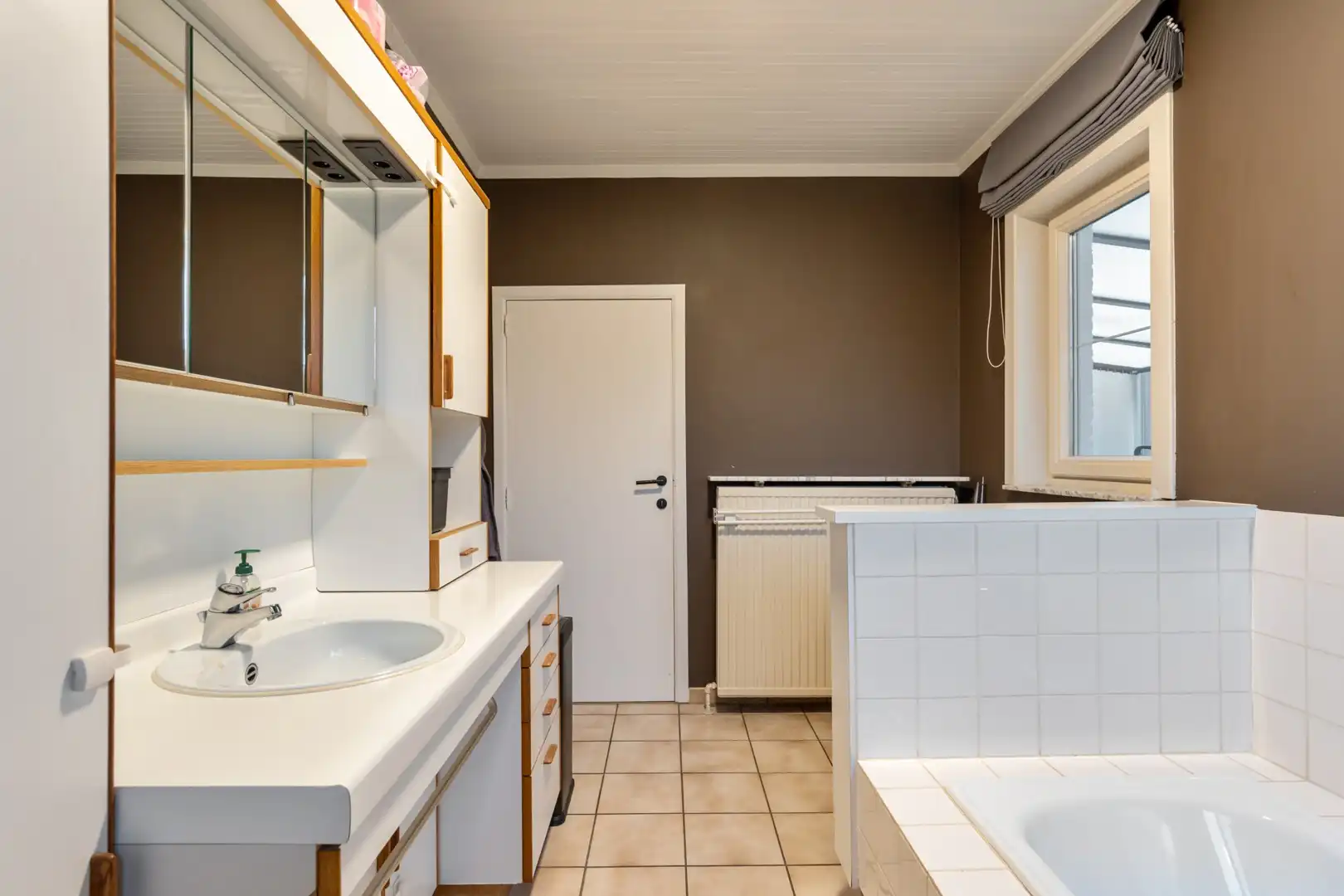 Instapklare woning met 3 slaapkamers, veranda en tuin met open zicht op de weides. foto 19