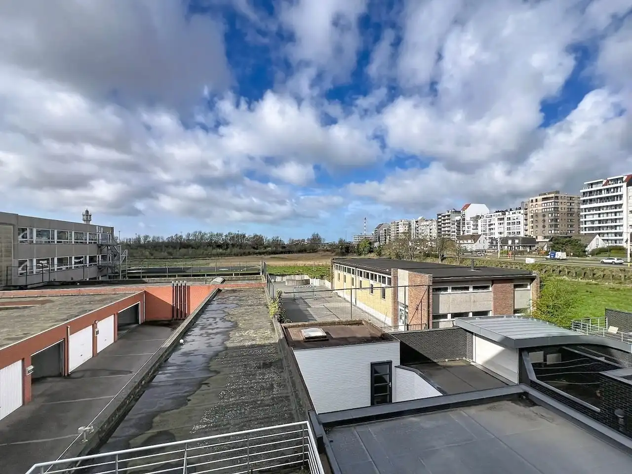 Ruim en functioneel appartement met drie slaapkamers vlakbij het Vissershuldeplein te Heist foto 29