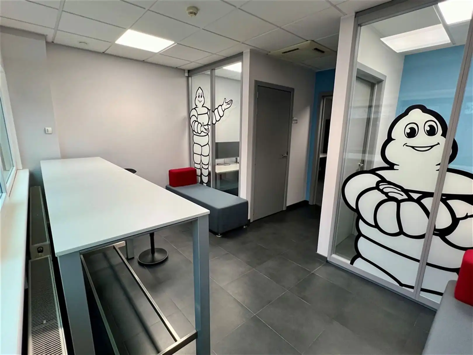 Kantoorgebouw foto 5