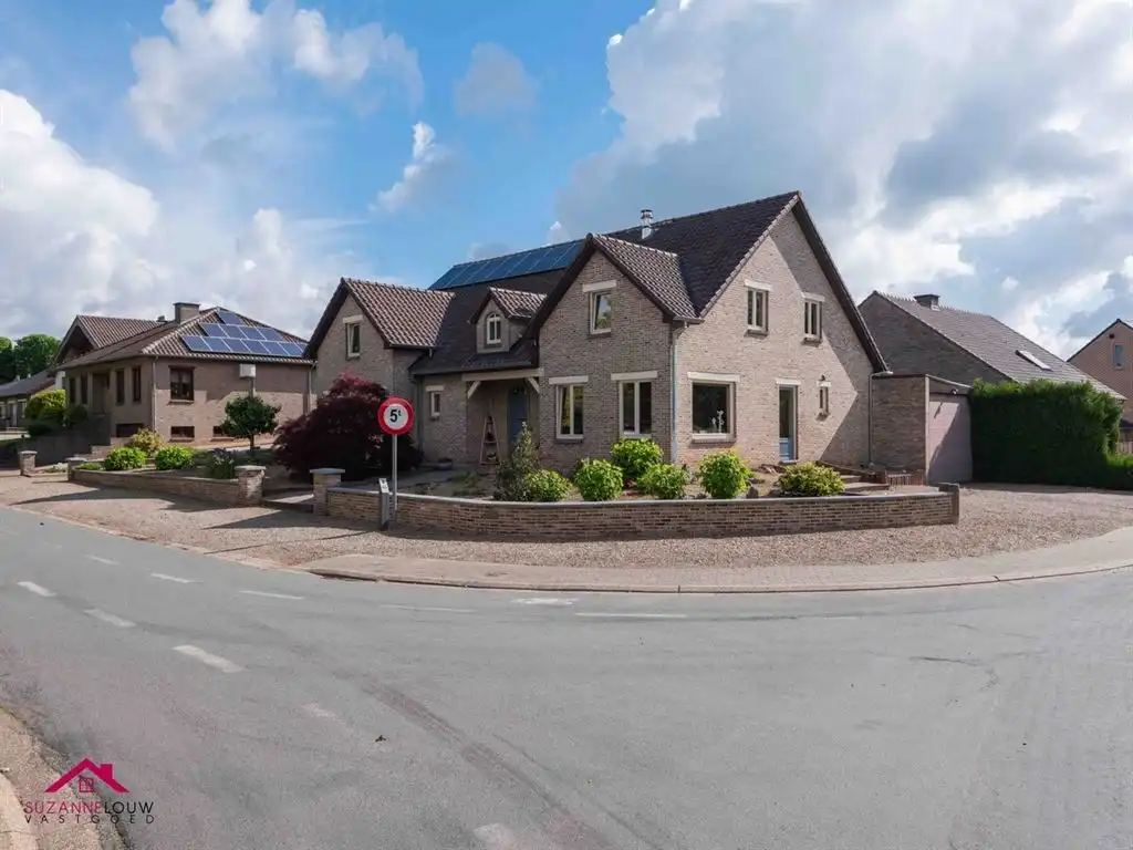 Riante vrijstaande woning met praktijkruimte foto 2