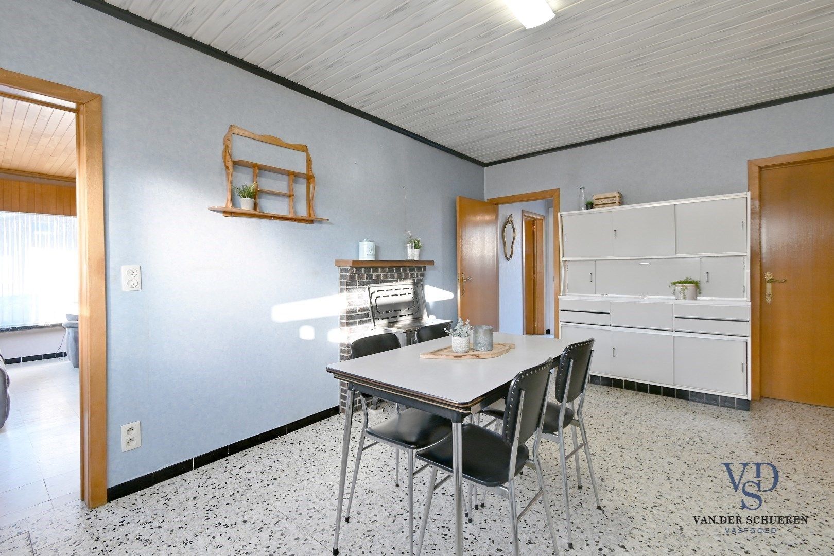 Degelijke bungalowwoning gelegen in een rustige verkaveling foto 10