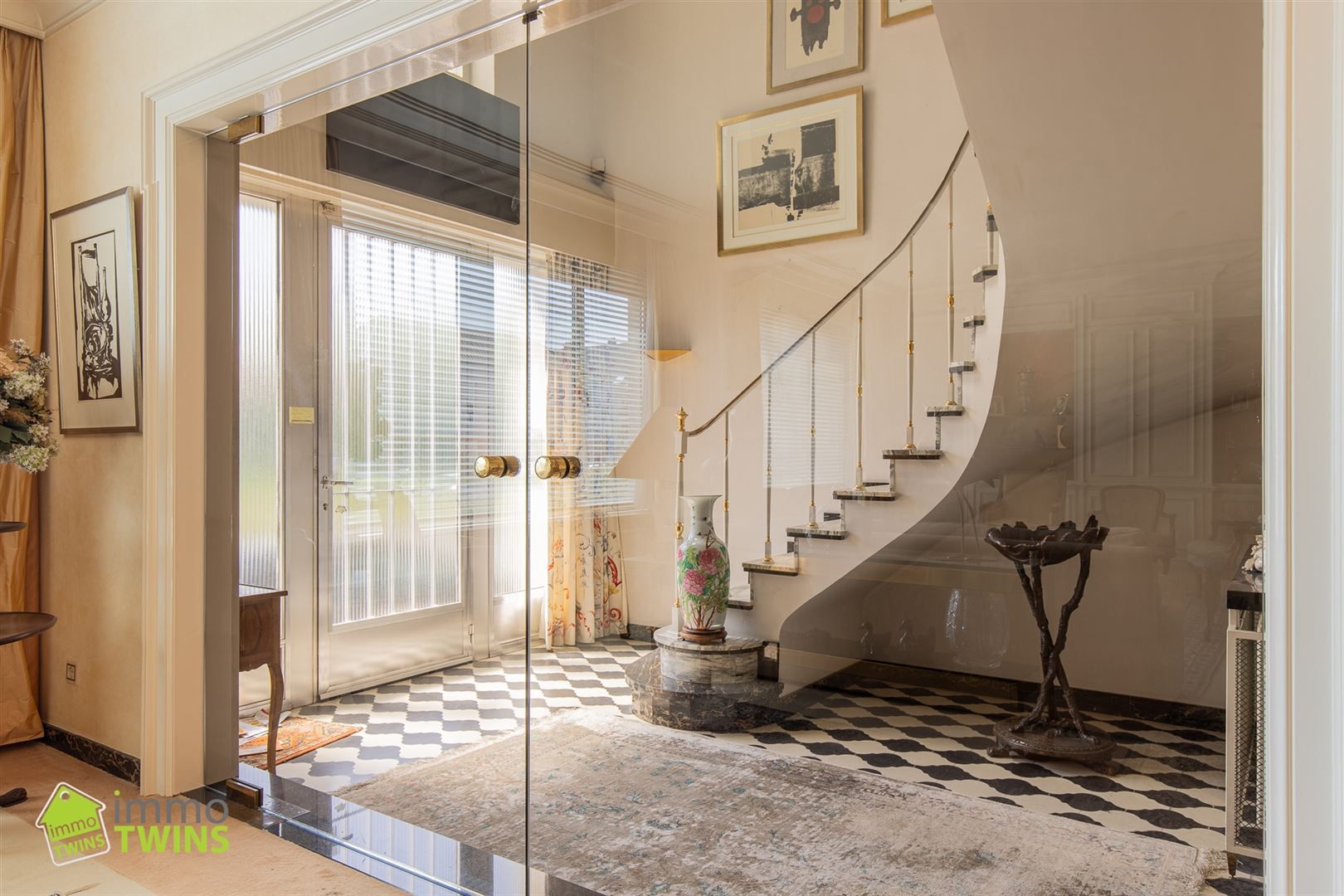 Te koop – Unieke eigendom met commerciële ligging op 4.143 m² te Dendermonde. foto 3