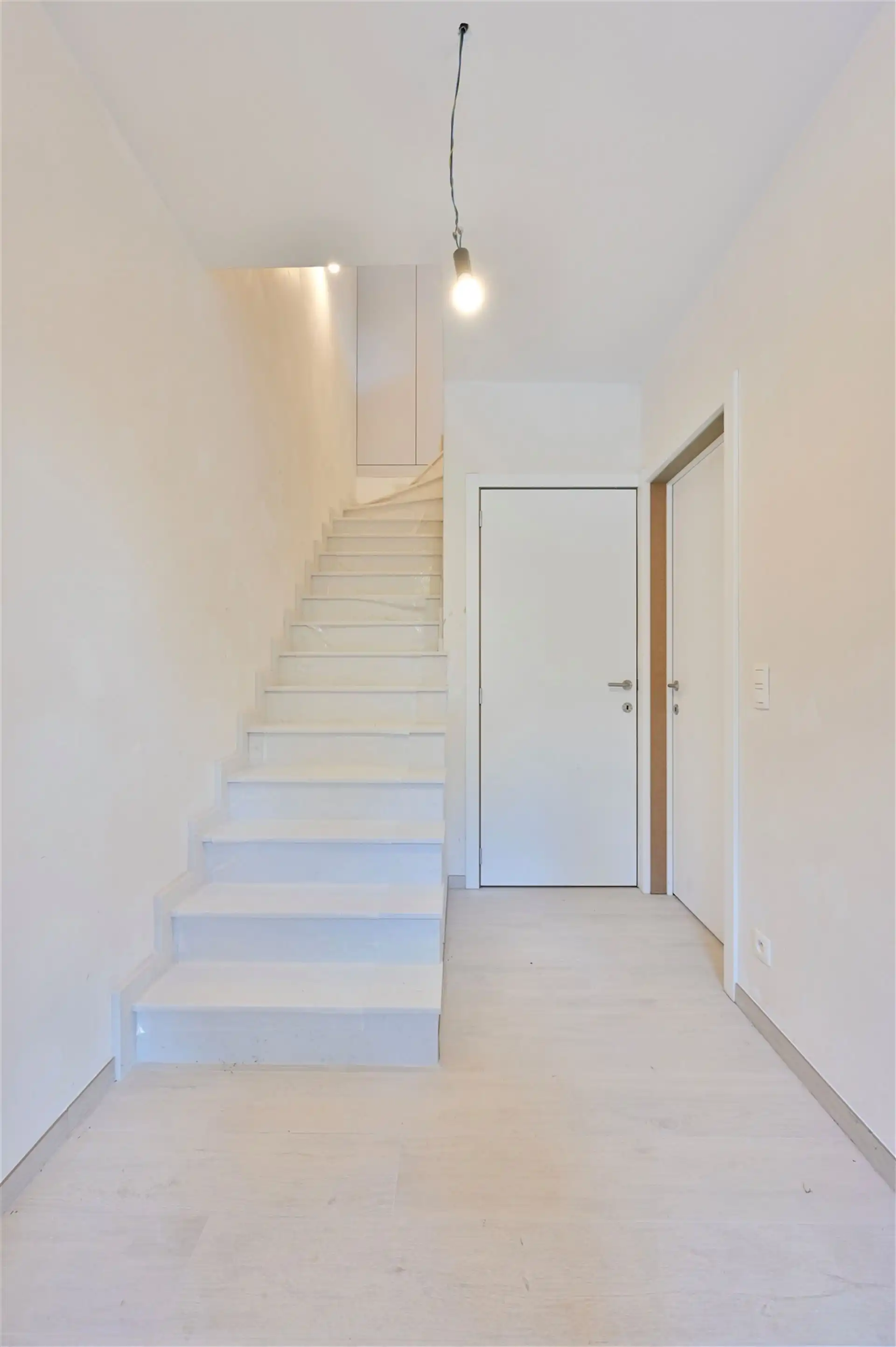 Comfortabele nieuwbouwwoning met 3 slaapkamers foto 2