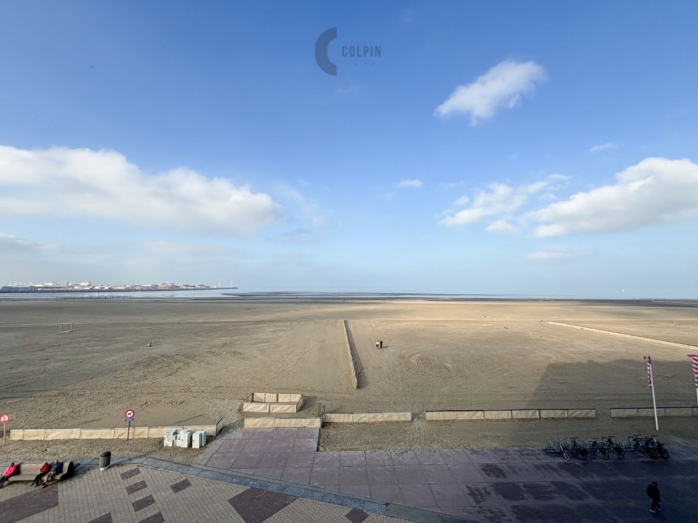 Appartement met frontaal zeezicht bij het Heldenplein foto 8