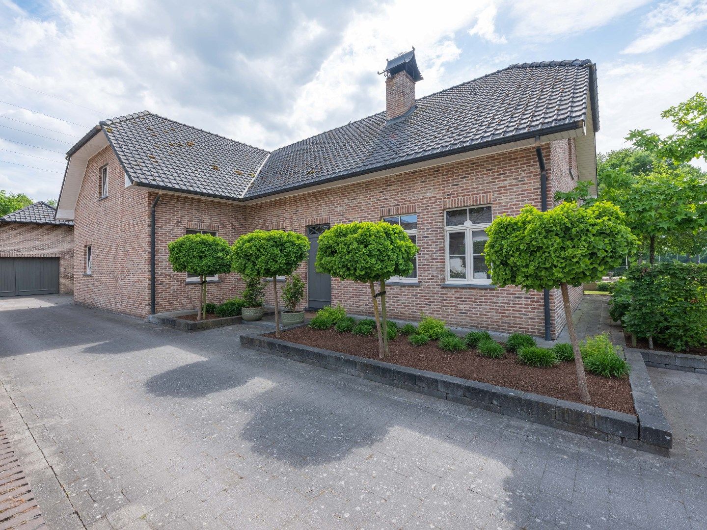 Luxueuze villa met prachtige tuin met zwembad foto 3