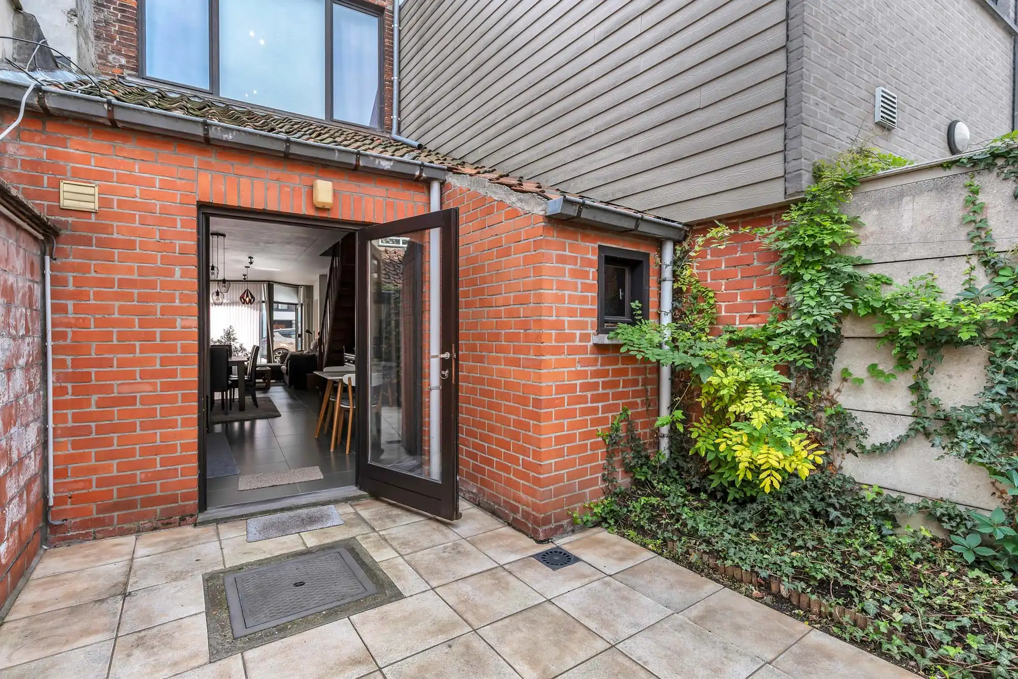 Instapklare woning met terras, buitenberging in het centrum foto 12
