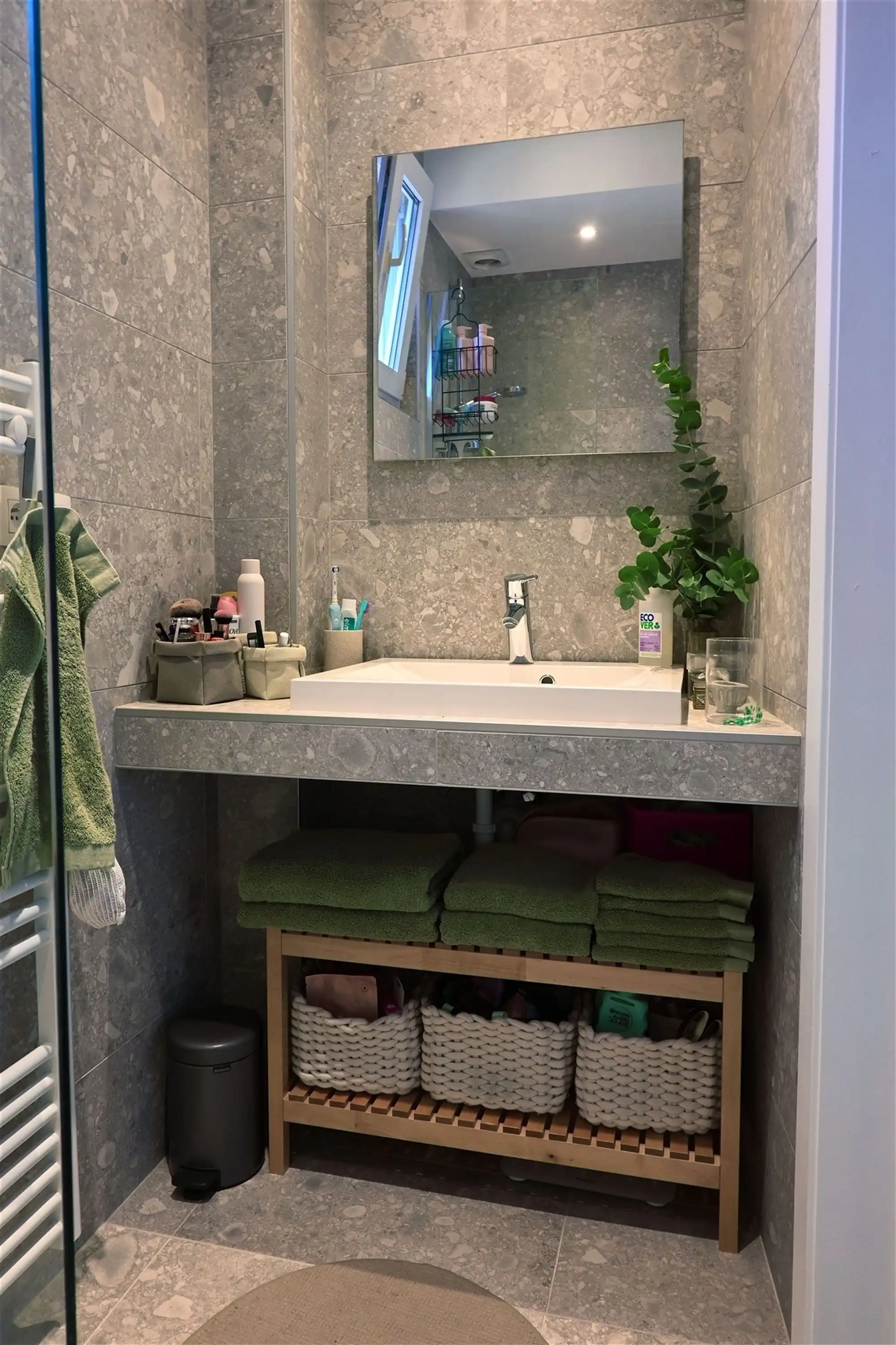 Modern en lichtrijk 1-slaapkamer appartement in Mortsel foto 11