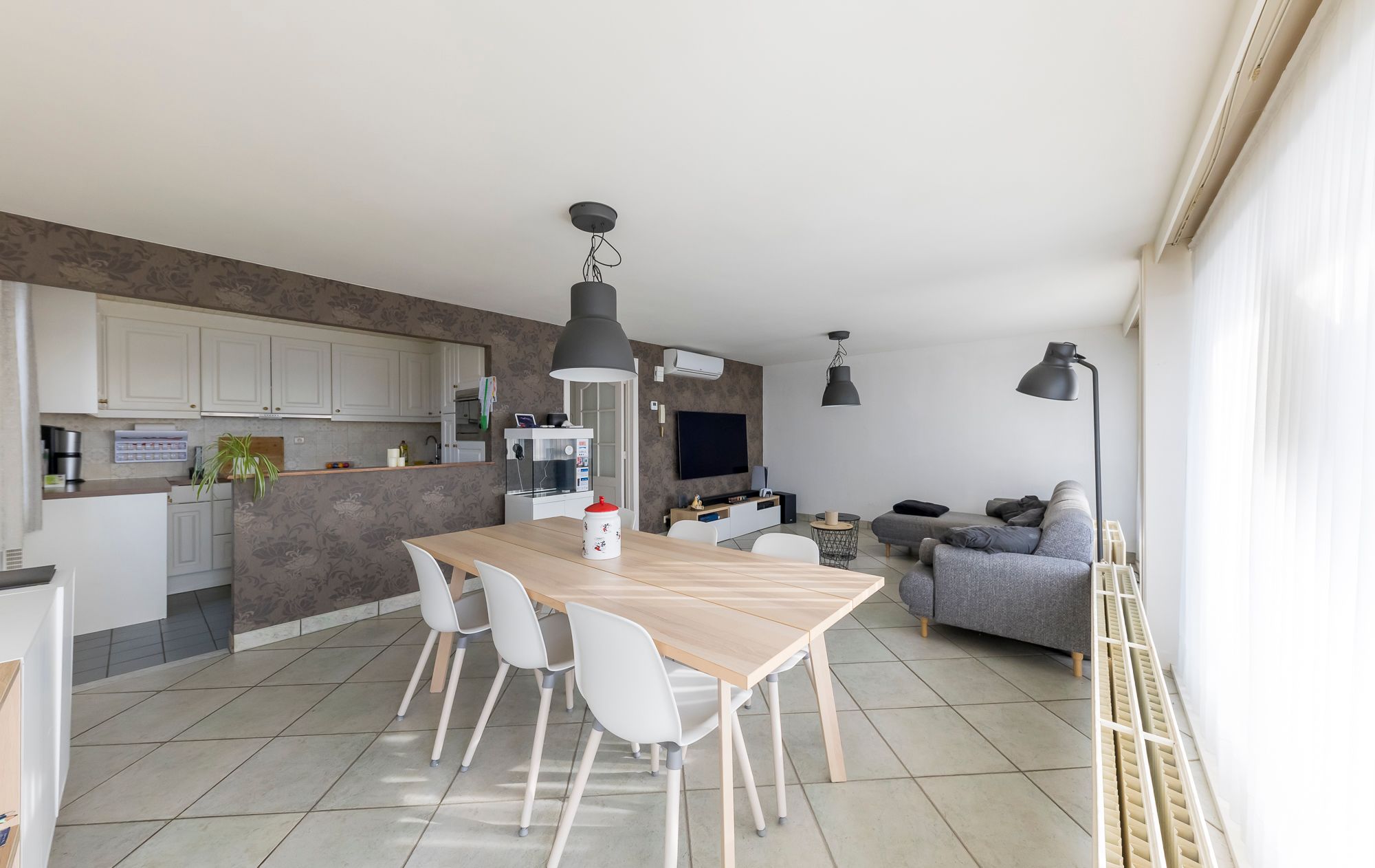 TE KOOP: 3-slaapkamerappartement op de bovenste verdieping op centrale locatie in Helchteren foto 3