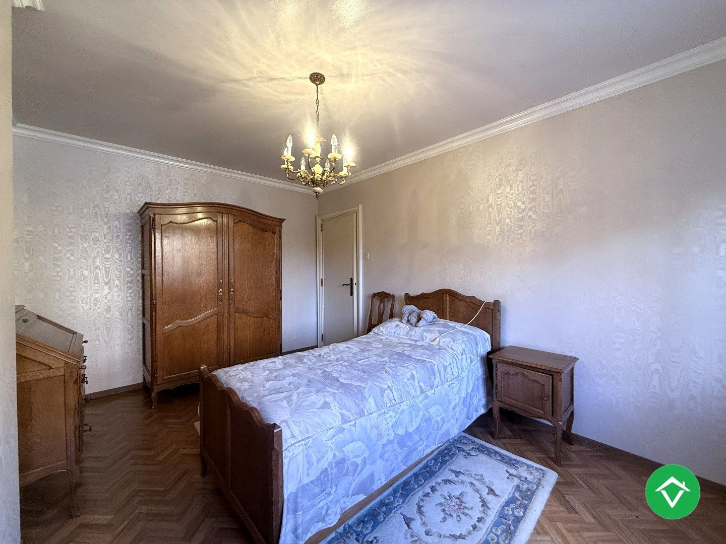 Karaktervolle, stevige woning met 4 slaapkamers, tuin en garage in centrum Roeselare foto 16