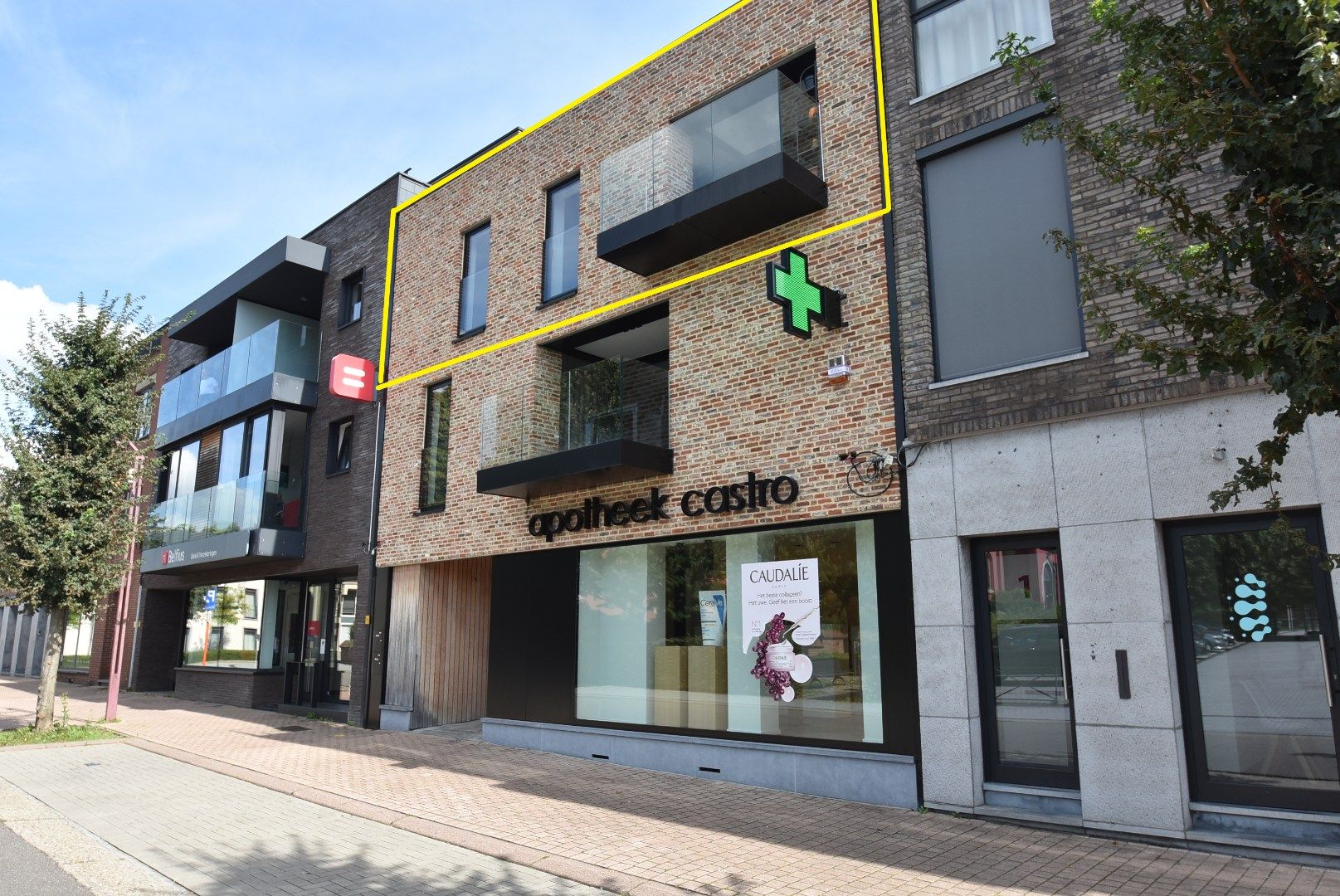  Stijlvol luxueus ingericht appartement met 2 slaapkamers en terras in hartje Hoeselt foto {{pictureIndex}}
