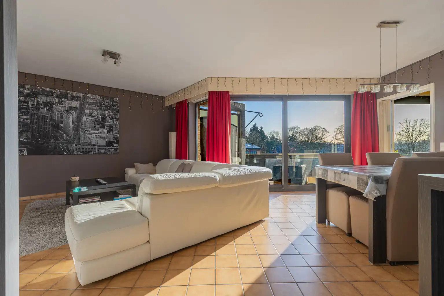 Ruim 2-slaapkamer appartement in Opwijk centrum! foto 3