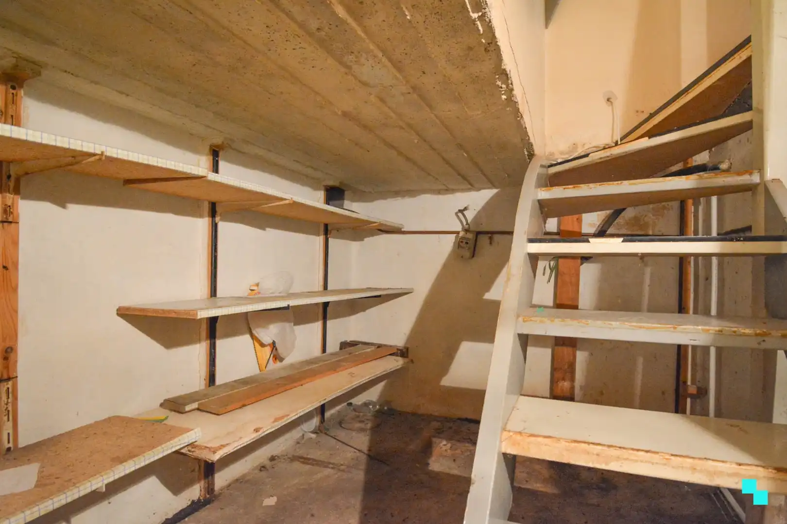 Te renoveren woning op aantrekkelijk hoekperceel te Hooglede foto 10