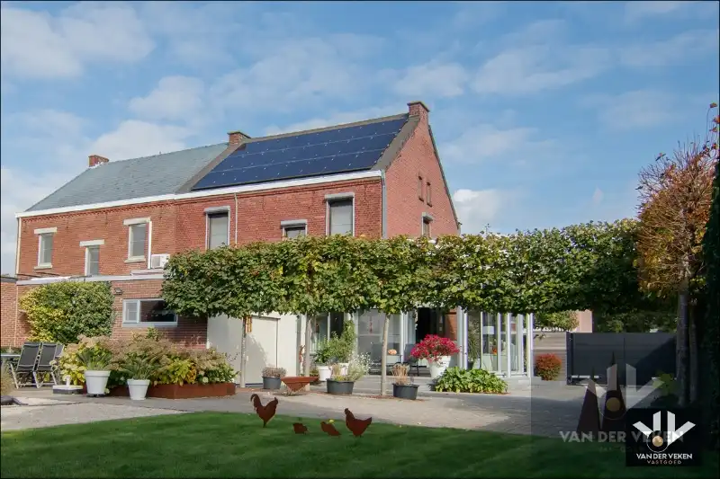 Knap afgewerkte, energiezuinige en ruime woning met vier slaapkamers, guesthouse/praktijkruimte op een centrale (maar toch bosrijke!) locatie te As foto 37