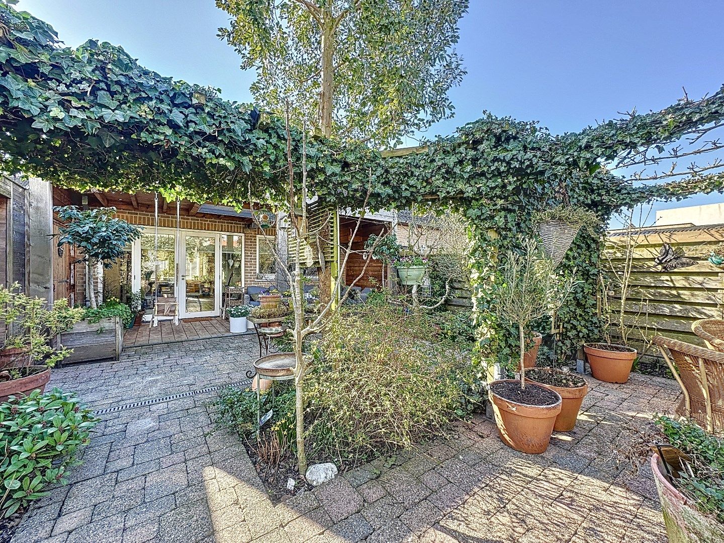 Luxe woning aan de voet van "de Brak" in Sluis foto 33