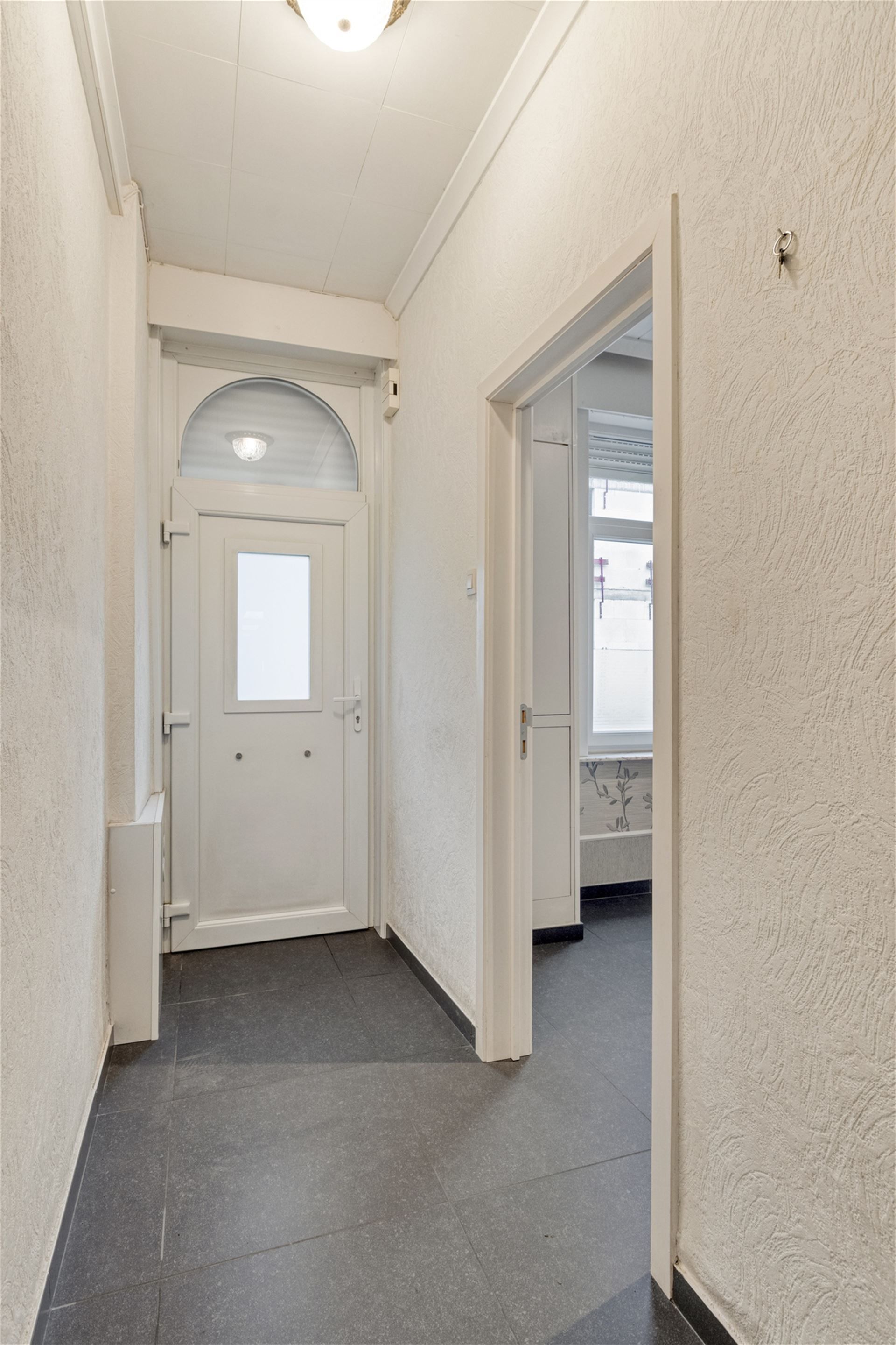 Verzorgde rijwoning, goed bereikbaar. foto 2