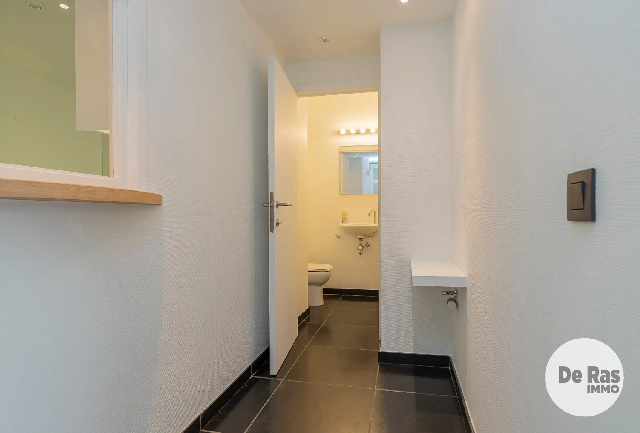 Splinternieuwe tandartspraktijk in centrum–145 m²-3 kabinetten foto 9