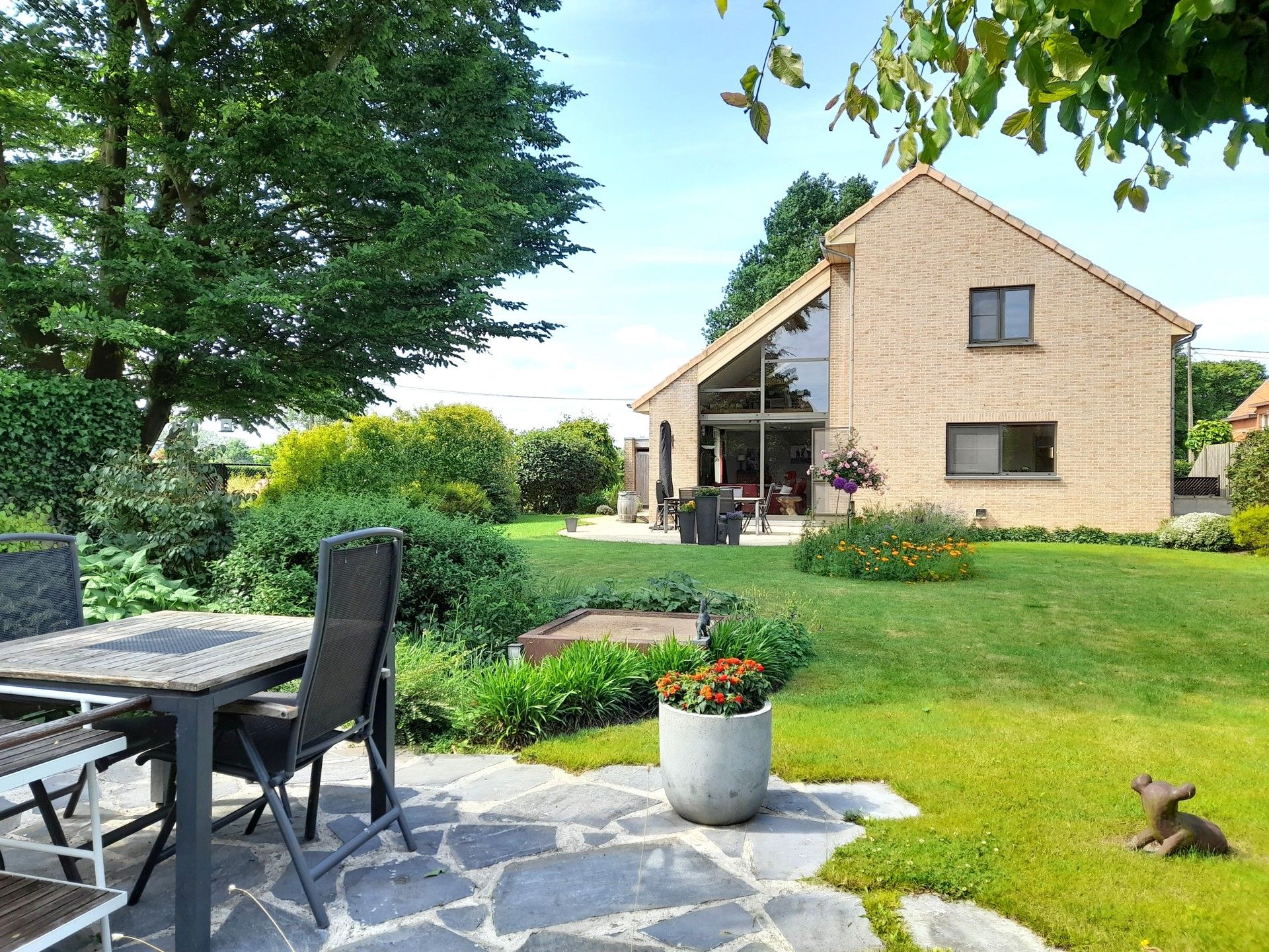 Energiezuinige goed afgewerkte woning op rustige locatie foto {{pictureIndex}}