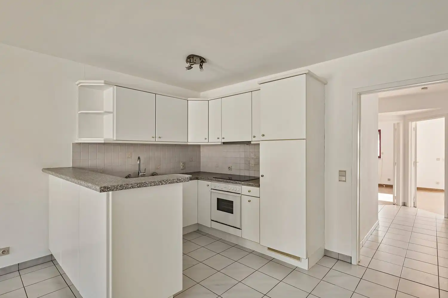 TE KOOP – Instapklaar appartement met 2 slaapkamers in het centrum van Berlaar. foto 8